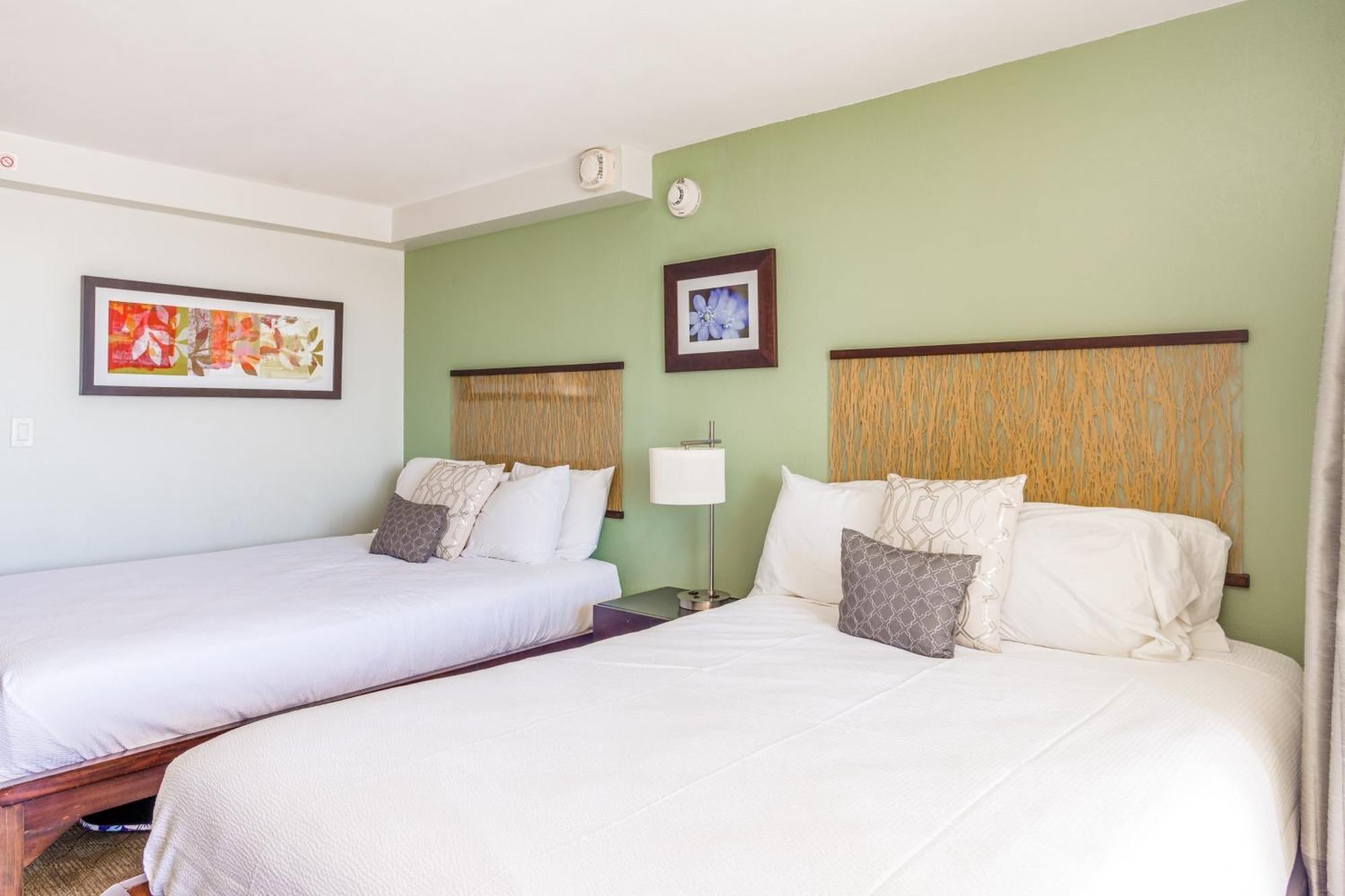 Island Colony Suites ホノルル 部屋 写真