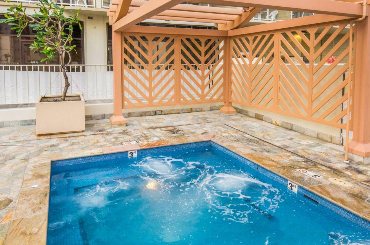 Island Colony Suites ホノルル エクステリア 写真