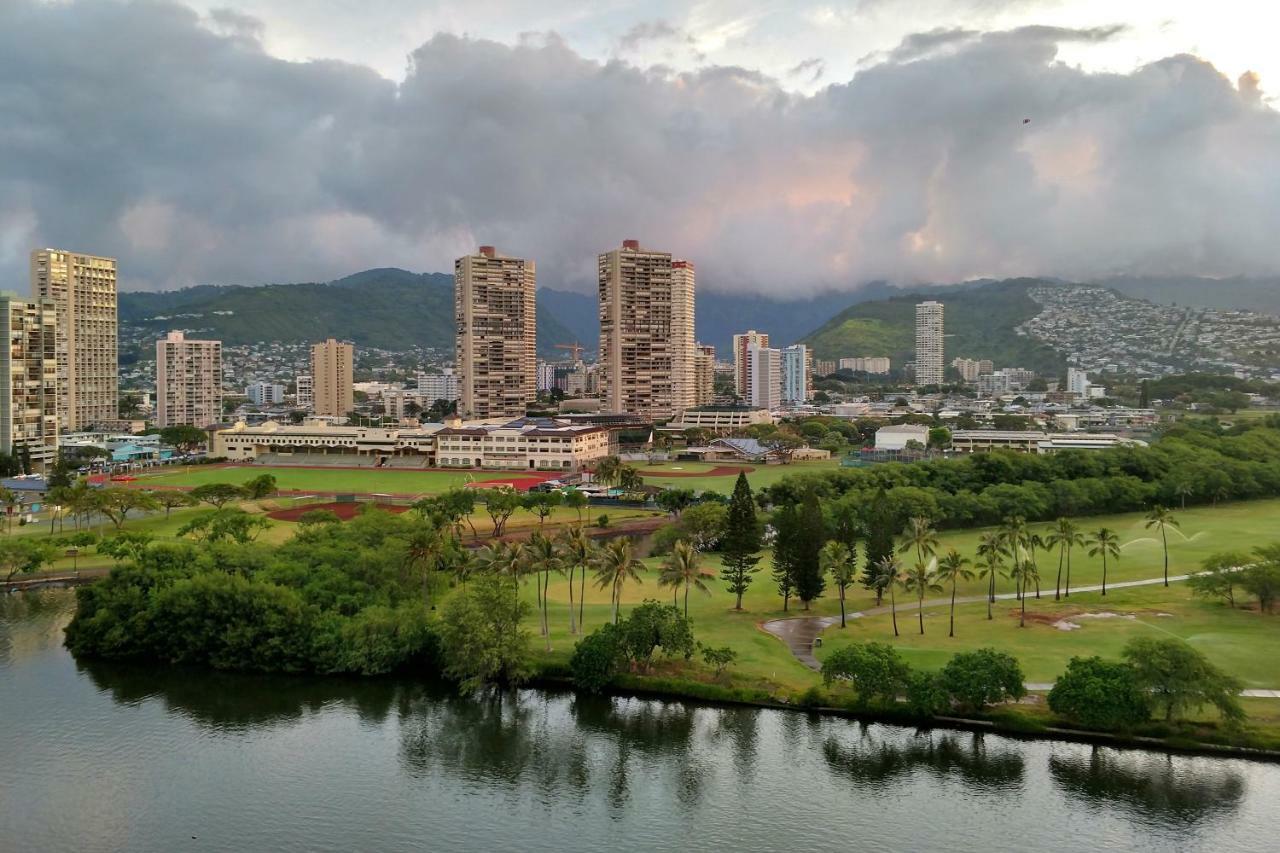 Island Colony Suites ホノルル エクステリア 写真